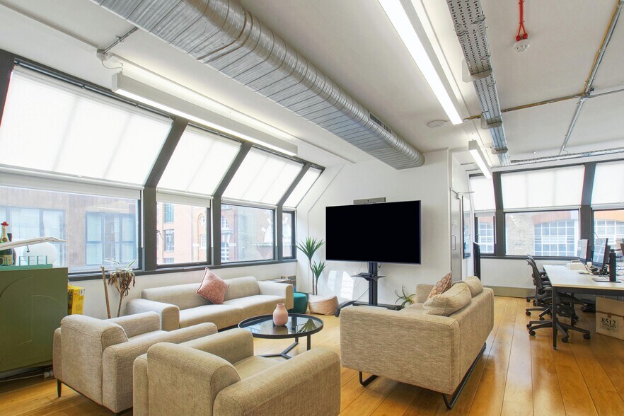 100 Clifton St, London for lease - Building Photo - Image 3 of 8