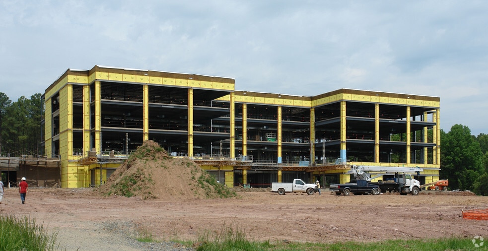 243 Institute Dr, Durham, NC for lease - Building Photo - Image 3 of 8