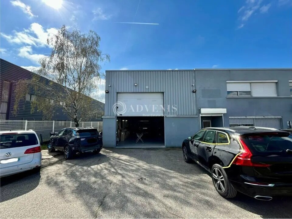 Flex in Chassieu for lease Building Photo- Image 1 of 9