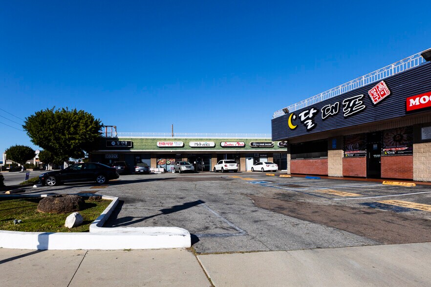 16320-16334 S Western Ave, Gardena, CA à louer - Photo du bâtiment - Image 2 de 19