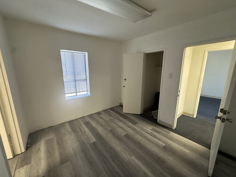 4057-4061 1/2 Whittier Blvd, Los Angeles, CA for sale - Interior Photo - Image 2 of 5