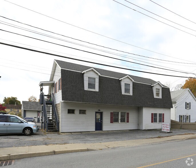13 Delavergne Ave, Wappingers Falls, NY à vendre - Photo du bâtiment - Image 2 de 6
