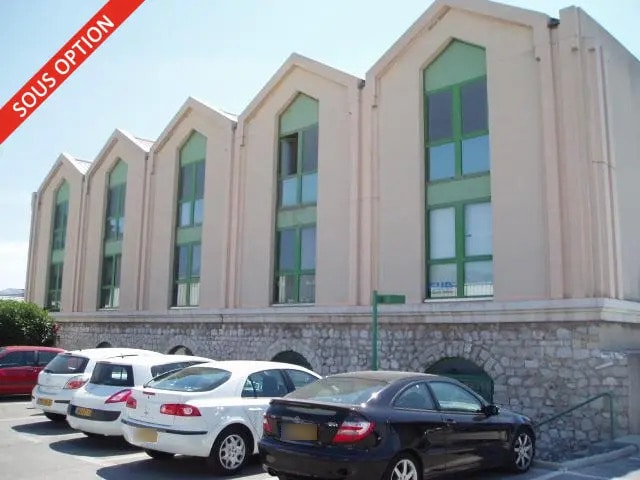 Flex in Marseille for lease Building Photo- Image 1 of 4