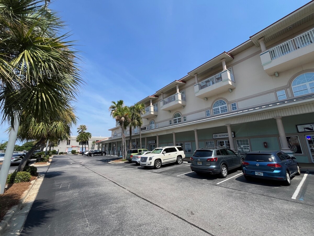 4507 Furling Ln, Destin, FL 32541 - Unit 205 - 206 - - Interior Photo - Image 2 of 20