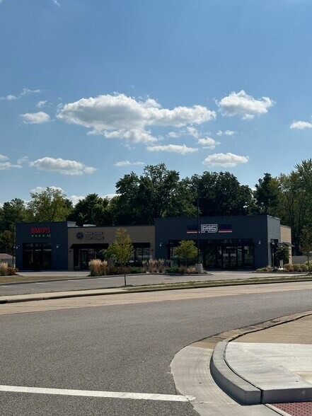 705 Cambridge Plz, O'Fallon, IL à louer - Photo du bâtiment - Image 2 de 4