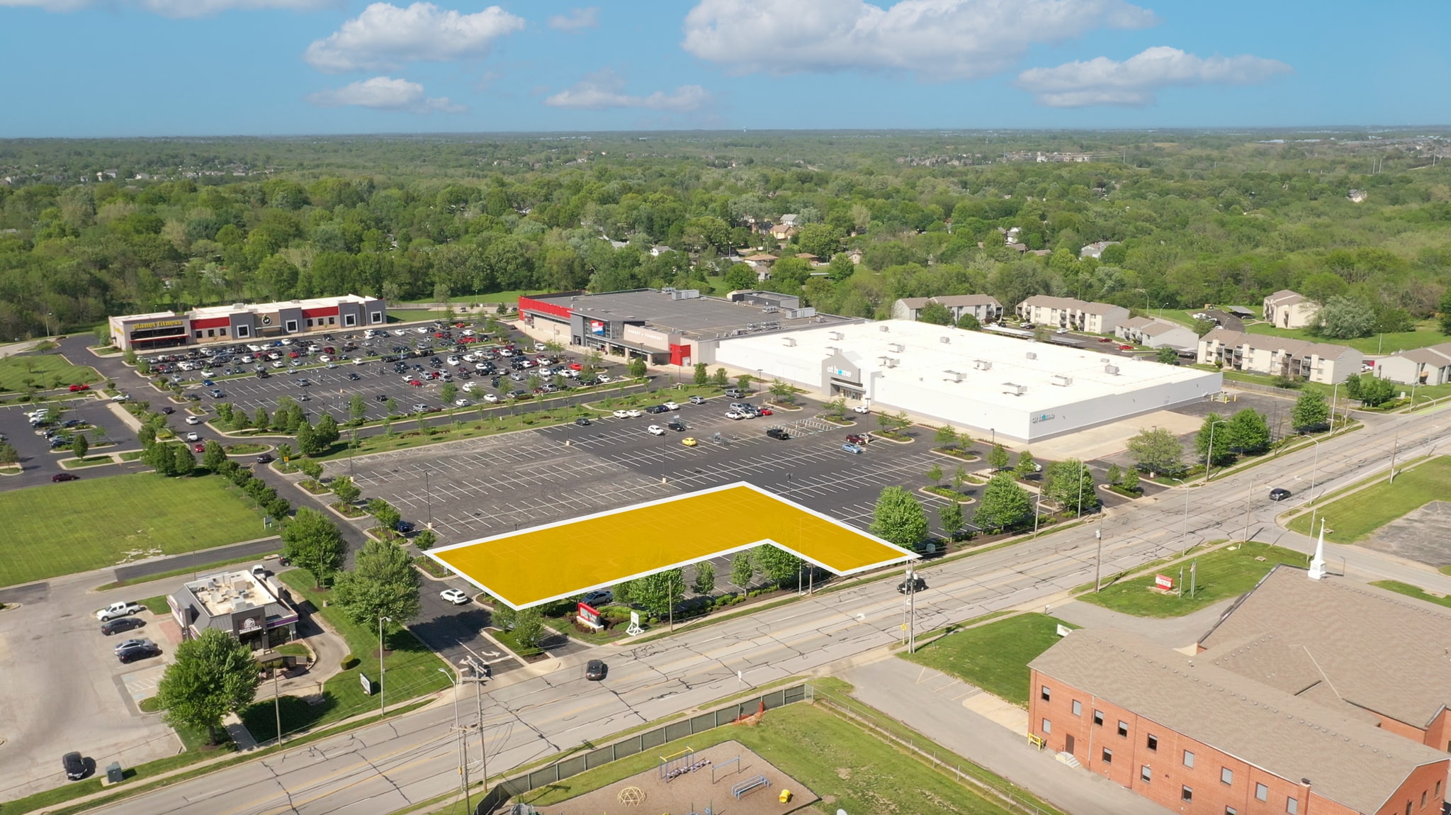 600 NE Barry Rd, Kansas City, MO for lease Building Photo- Image 1 of 6