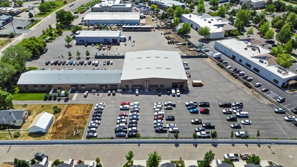 1345 E State St, Eagle, ID for lease - Building Photo - Image 2 of 13