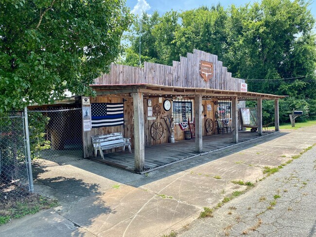 Plus de détails pour 8059 Florence Ave, Virgilina, VA - Commerce de détail à vendre