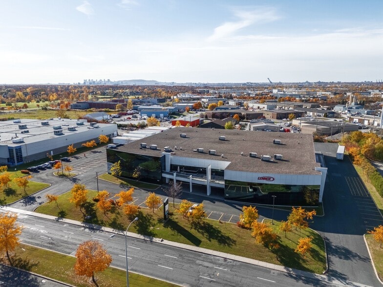2625-2655 Boul Jacques-Cartier E, Longueuil, QC à louer - Photo du bâtiment - Image 3 de 10