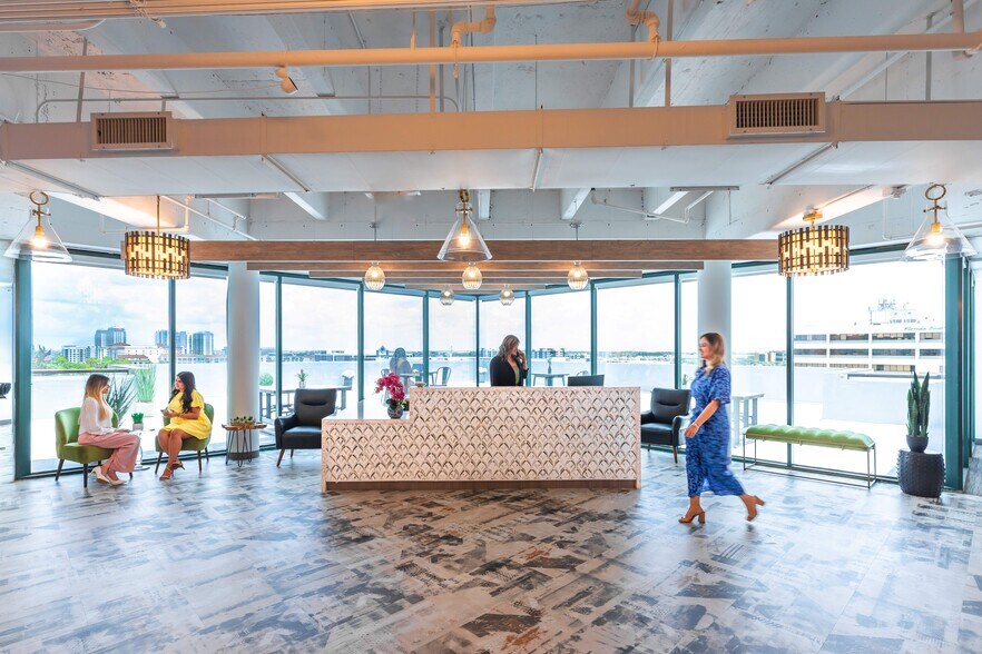 3750 NW 87th Ave, Doral, FL à louer - Hall d’entrée - Image 1 de 35