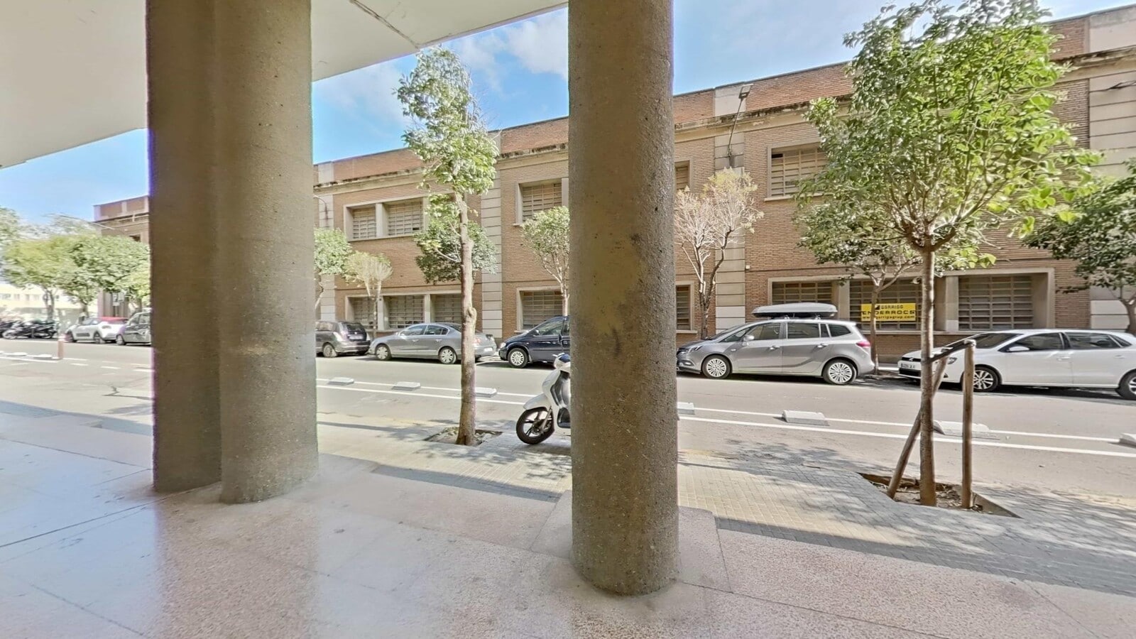 Esplugues de Llobregat, BAR 08950 - Unit - - - Interior Photo - Image 1 of 15