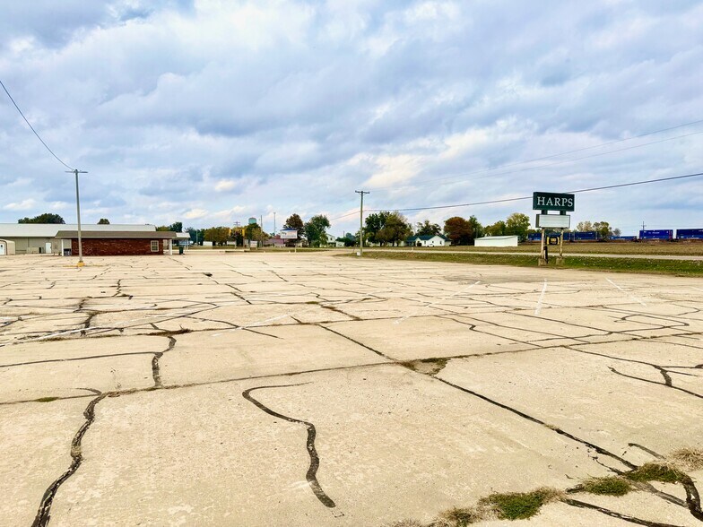 881 S Walnut St, Bernie, MO à vendre - Photo du bâtiment - Image 3 de 18