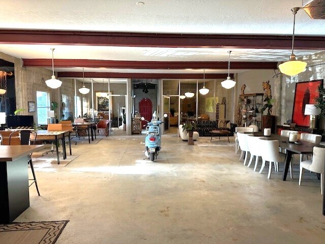 5400 NE 4 Ct, Miami, FL for lease Interior Photo- Image 1 of 4