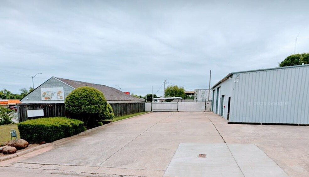 1106 SW I Ave, Lawton, OK for sale - Building Photo - Image 2 of 3