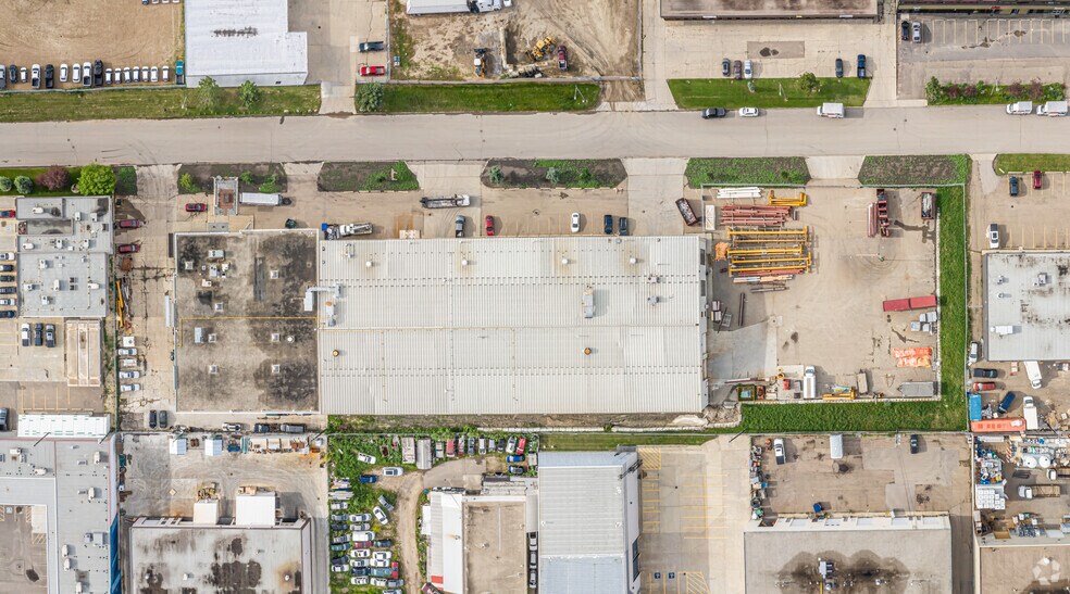 9118-9190 34A Ave NW, Edmonton, AB à vendre - Aérien - Image 3 de 10