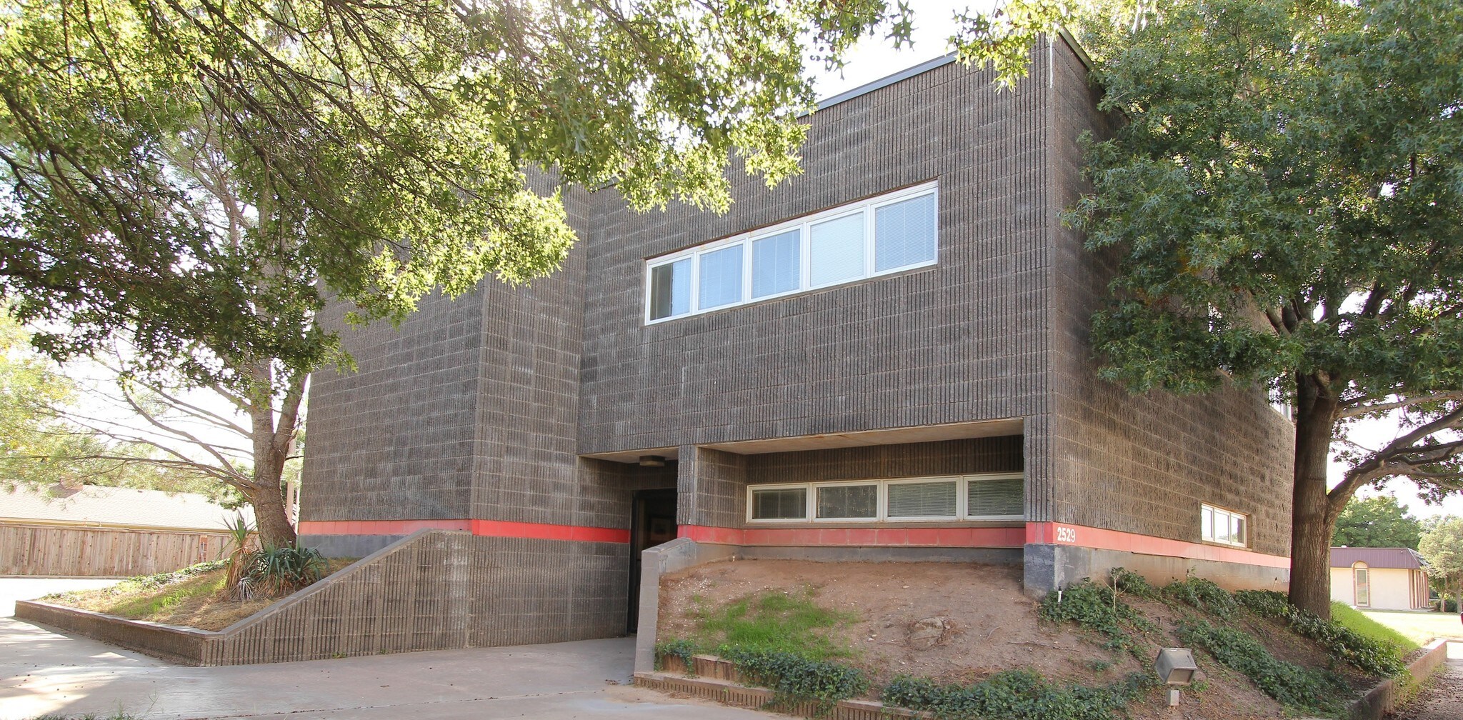 2529 74th St, Lubbock, TX for lease Primary Photo- Image 1 of 35