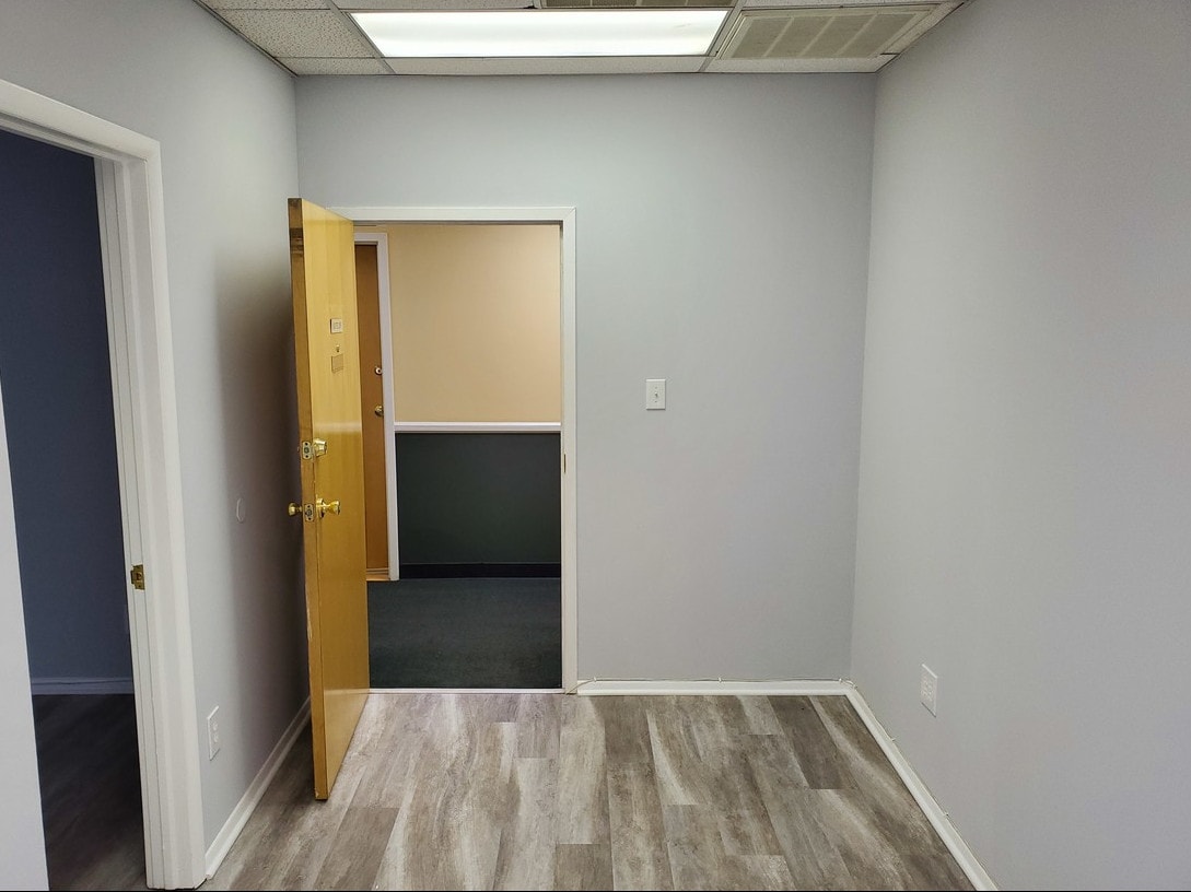 400-402 Main St, Metuchen, NJ for lease Interior Photo- Image 1 of 11