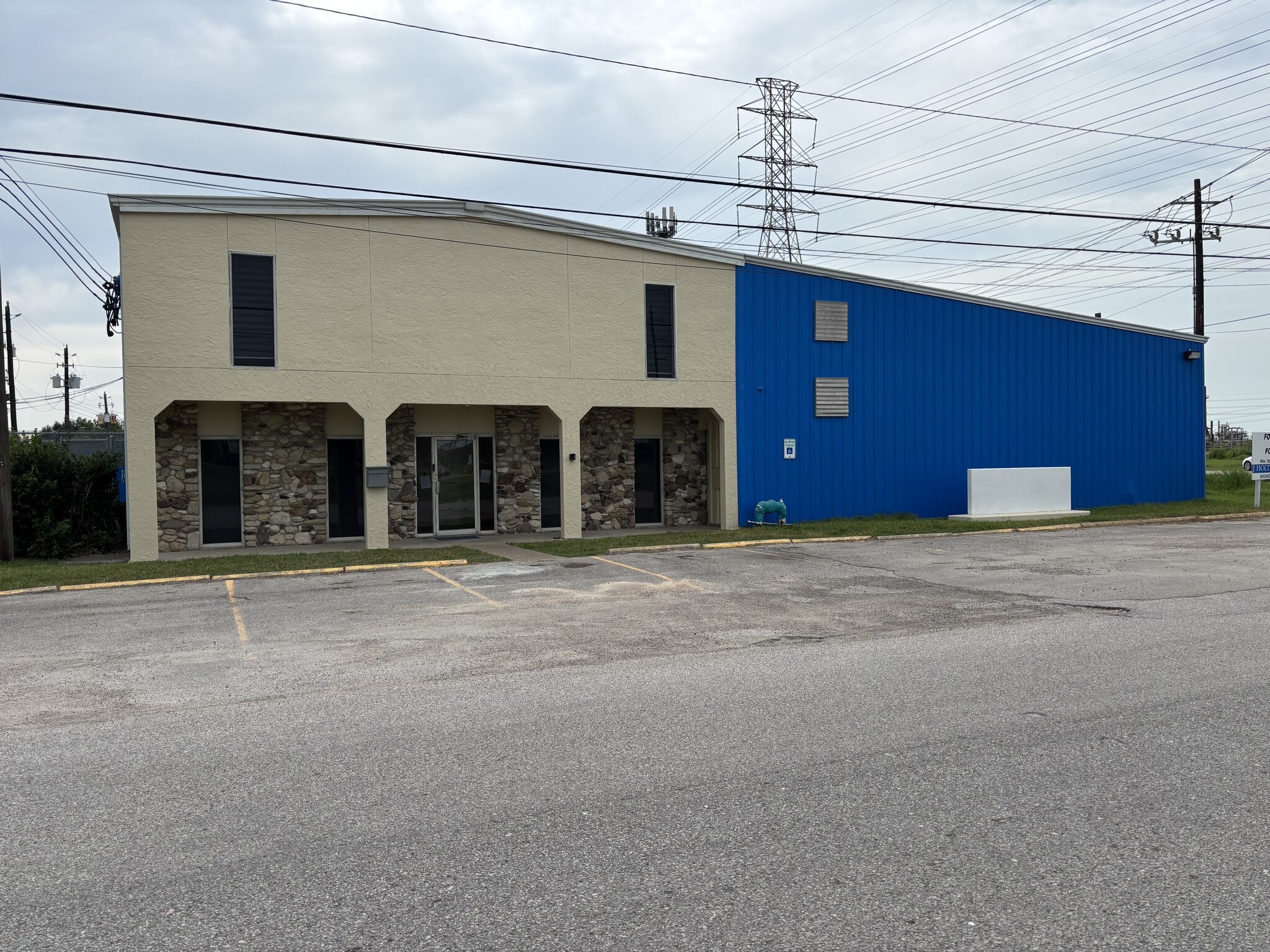 310 N Witter St, Pasadena, TX for lease Building Photo- Image 1 of 9