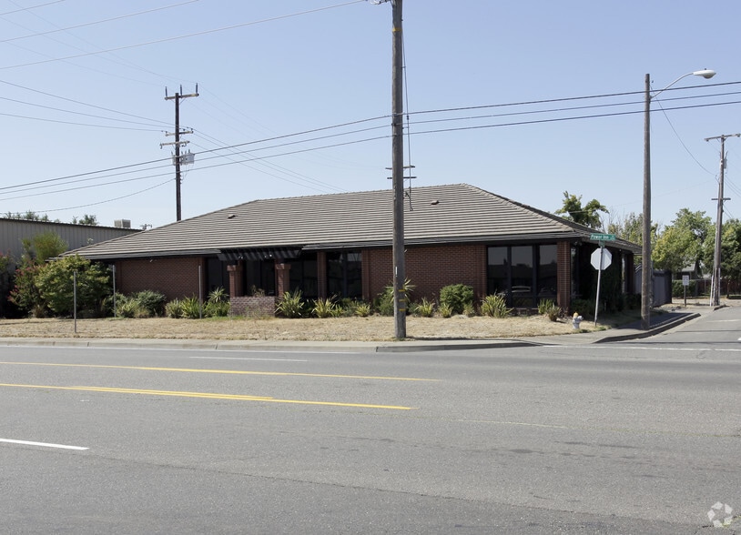 4206 Power Inn Rd, Sacramento, CA à vendre - Photo du bâtiment - Image 3 de 5