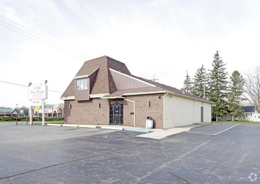 2044 South Blvd, Rochester Hills, MI à louer - Photo du bâtiment - Image 3 de 12