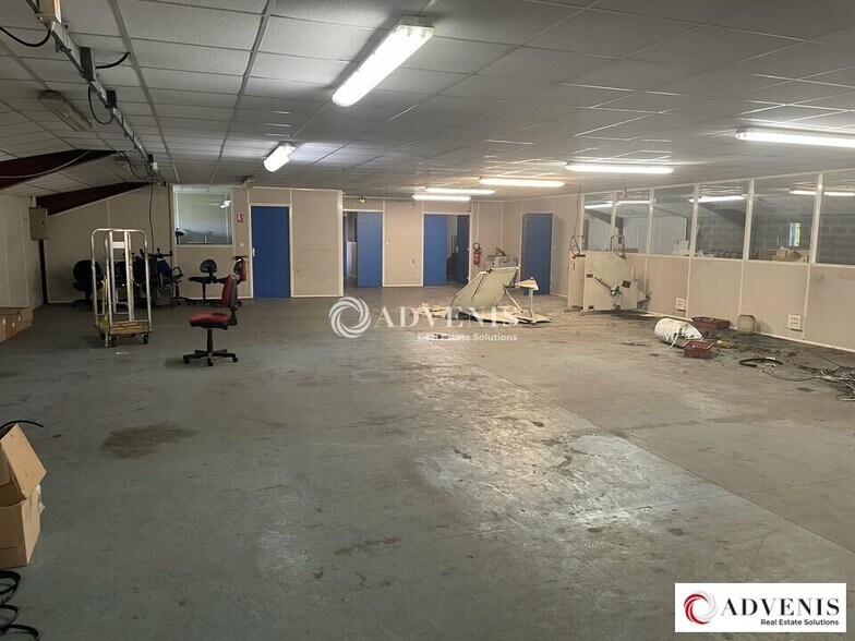 Flex in Ambares Et Lagrave for sale - Interior Photo - Image 3 of 12
