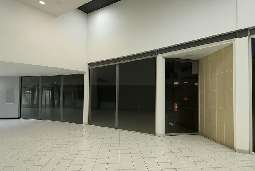 High St, Newcastle Under Lyme à louer - Photo du bâtiment - Image 1 de 3