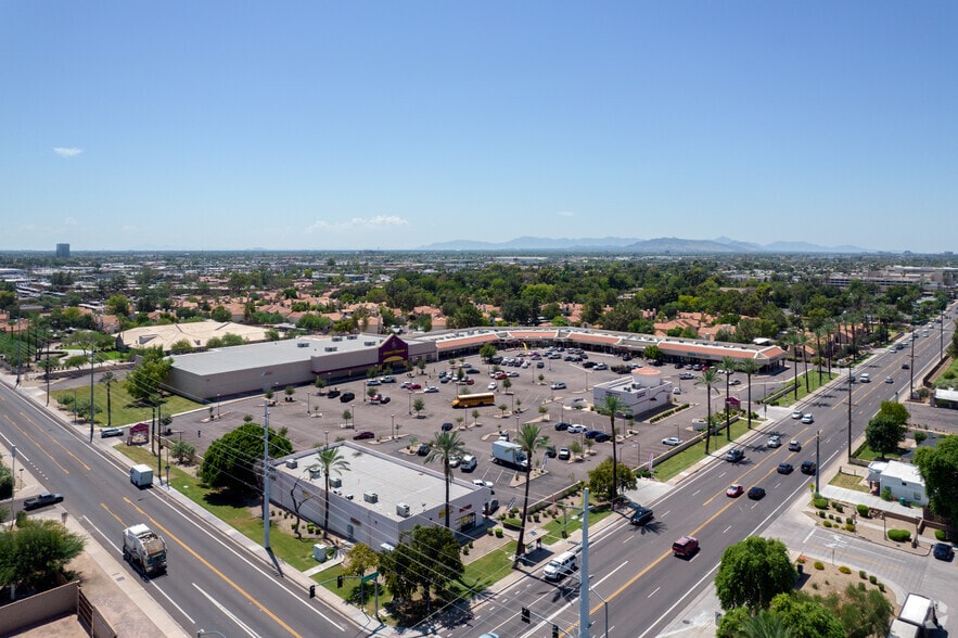 825-855 W University Dr, Mesa, AZ à louer - Aérien - Image 2 de 8
