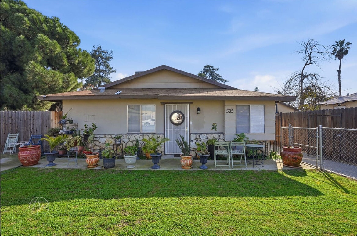 505 Woodrow Ave, Bakersfield, CA à vendre Photo principale- Image 1 de 4