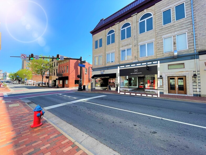 108 S Main St, Harrisonburg, VA à vendre - Photo du bâtiment - Image 1 de 1