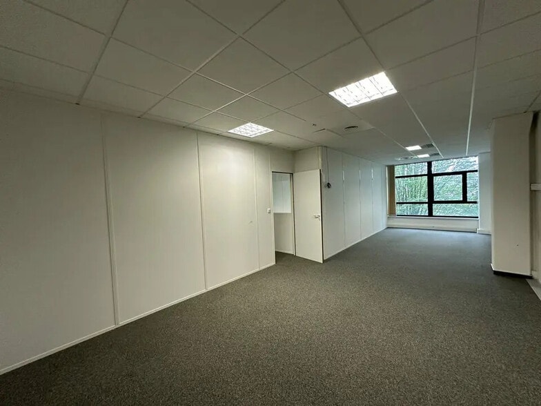 Office in Entzheim for lease - Interior Photo - Image 3 of 7
