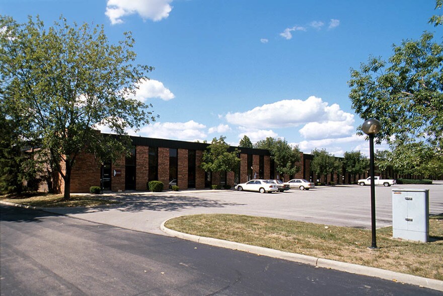 11325 Reed Hartman Hwy, Blue Ash, OH à louer - Photo du bâtiment - Image 1 de 7
