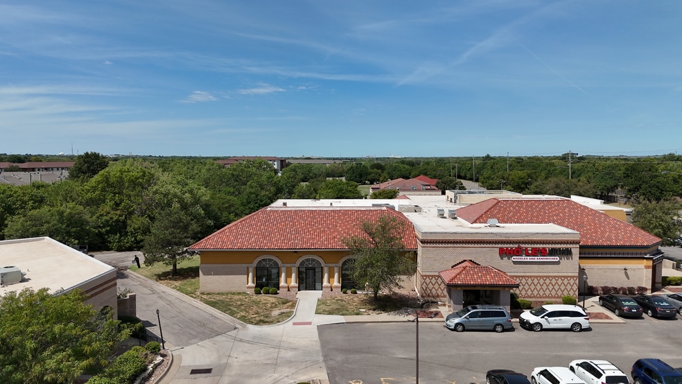 2929 N Rock Rd, Wichita, KS for lease - Building Photo - Image 2 of 5
