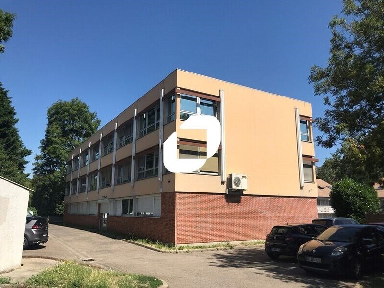 Flex in Épinay-sur-Orge for lease - Building Photo - Image 1 of 11