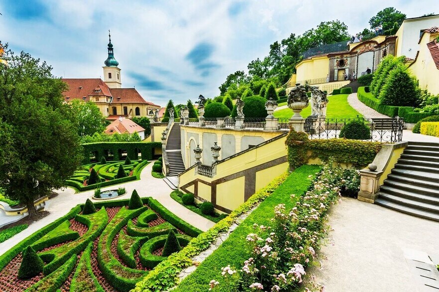  à vendre - Photo du bâtiment - Image 2 de 28