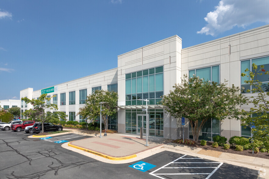 3076 Centreville Rd, Herndon, VA for lease - Building Photo - Image 3 of 4