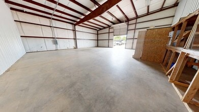 1275 W Sunchase Ct, Fayetteville, AR for lease Interior Photo- Image 2 of 5