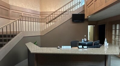 140 Elton Hills Ln NW, Rochester, MN for lease Building Photo- Image 2 of 27