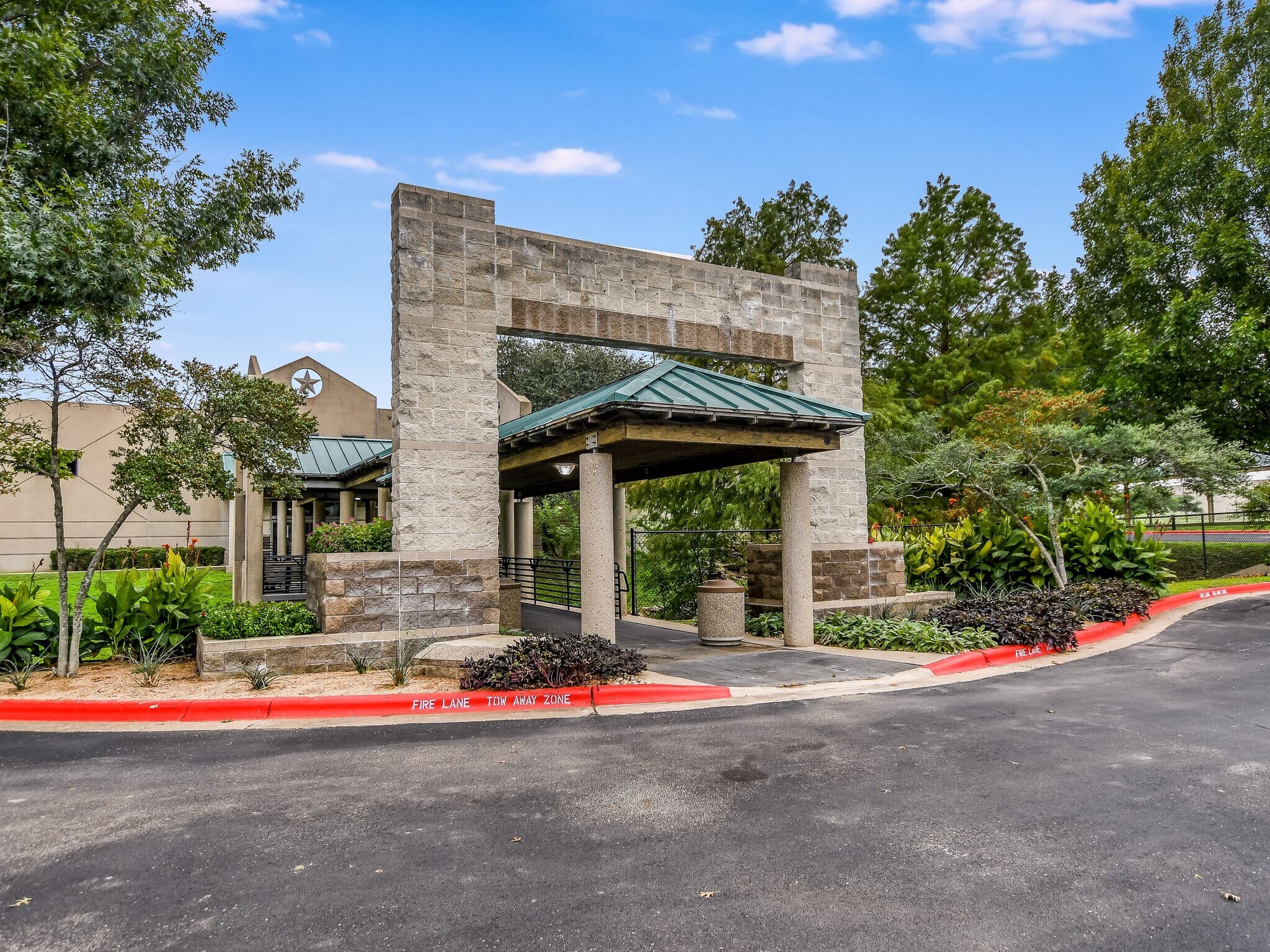 11000 Middle Fiskville Rd, Austin, TX à louer Photo du bâtiment- Image 1 de 8