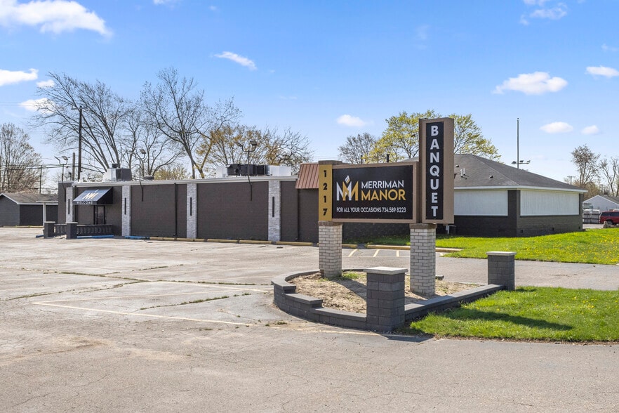 1217 S Merriman Rd, Westland, MI for sale - Building Photo - Image 3 of 62