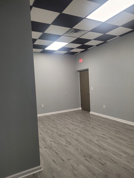 716 S Main St, Lillington, NC à louer - Photo du bâtiment - Image 2 de 13