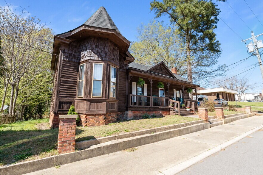 206 Dowd St, Carthage, NC à vendre - Photo du bâtiment - Image 1 de 23