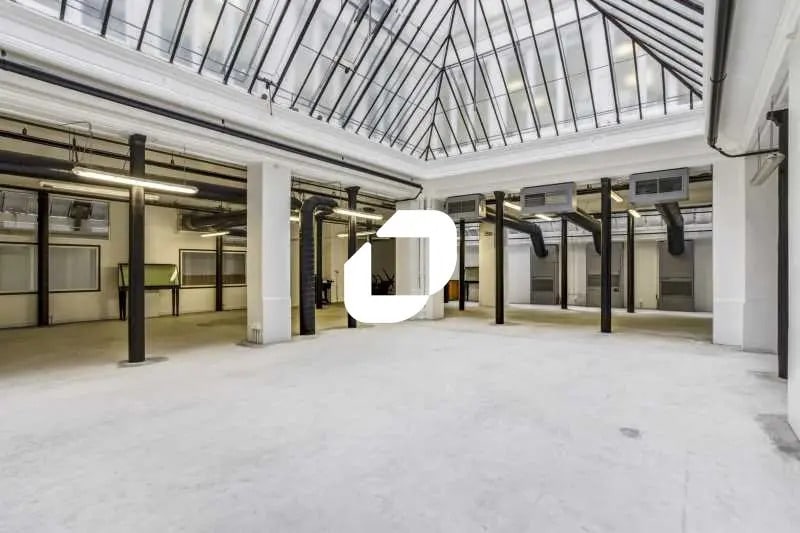 Retail in Paris for lease - Interior Photo - Image 1 of 13