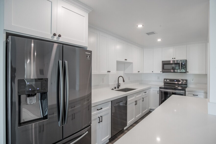 1115 14th St, Santa Monica, CA à vendre - Photo du bâtiment - Image 3 de 45