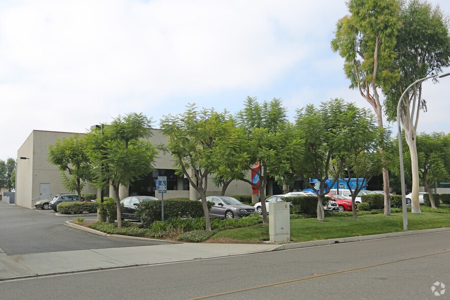 2900 Saturn St, Brea, CA à vendre - Photo du bâtiment - Image 2 de 5