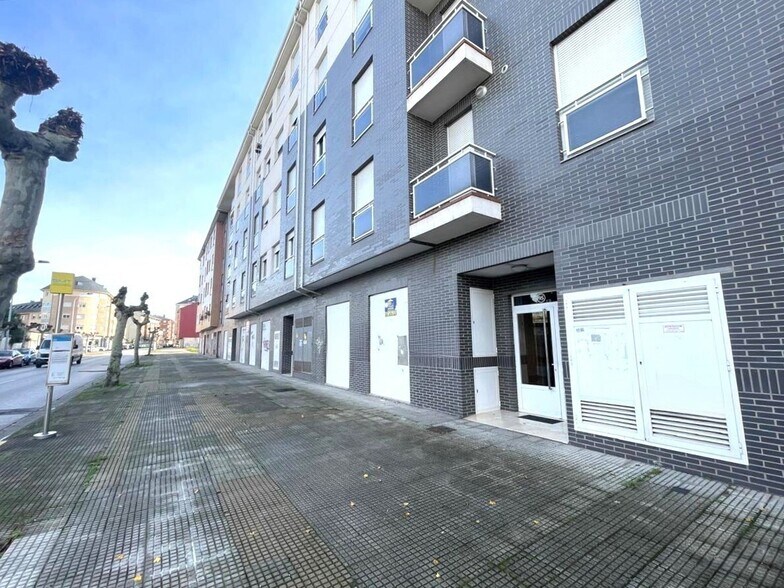 Retail in Ponferrada for sale - Building Photo - Image 3 of 9