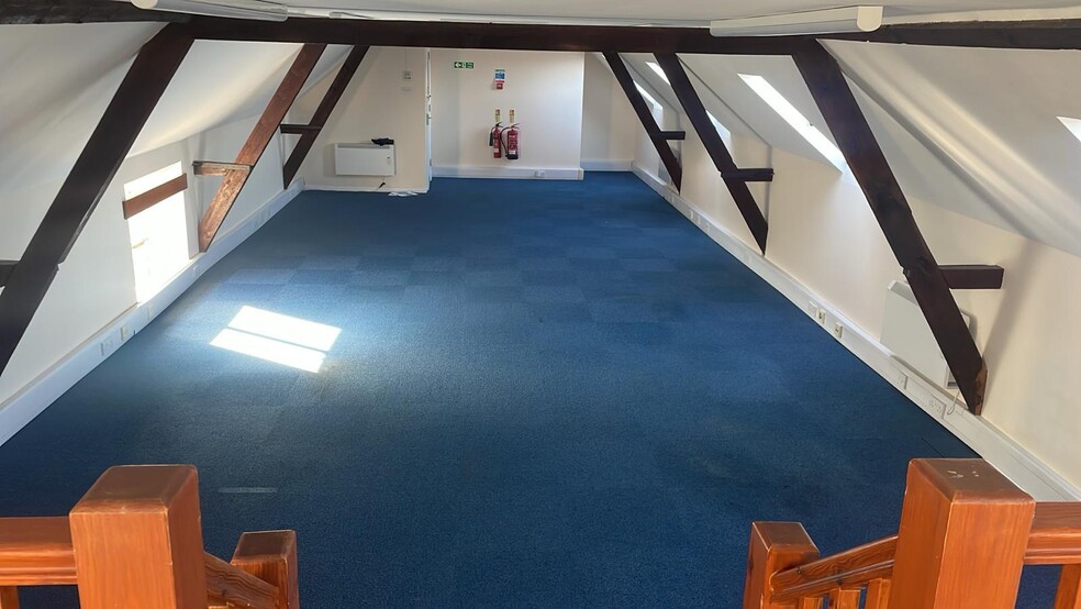 Holmsted Hl, Cuckfield for lease - Building Photo - Image 3 of 9