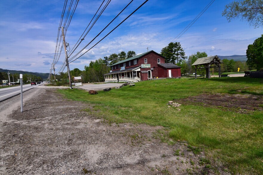 584 Tenney Mountain Hwy, Plymouth, NH à vendre - Photo du bâtiment - Image 3 de 11