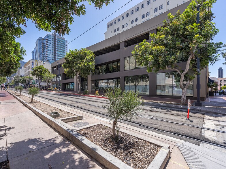 333 C St, San Diego, CA à louer - Photo du bâtiment - Image 3 de 6