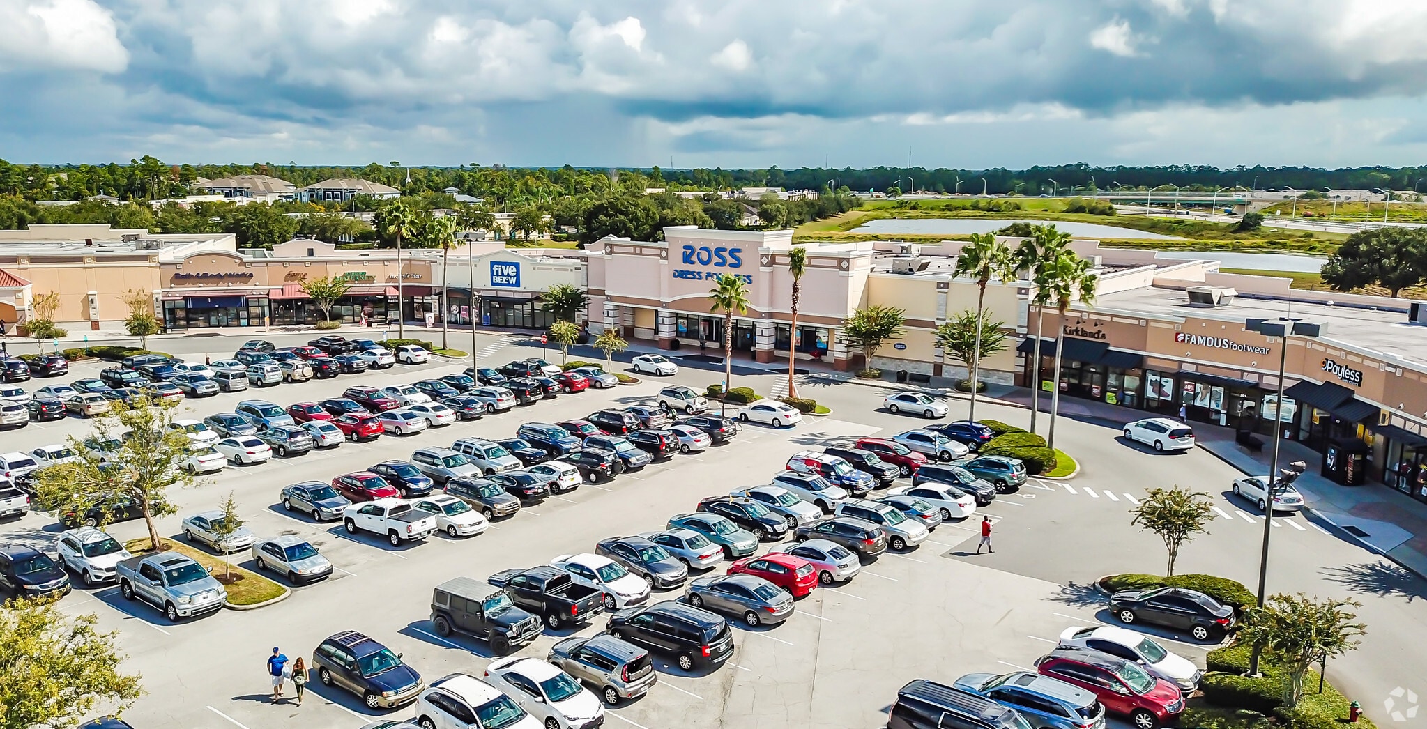 303-881 N Alafaya Trl, Orlando, FL for lease Building Photo- Image 1 of 29