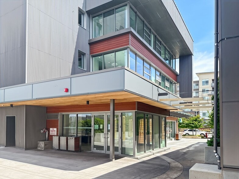 20727 Willoughby Town Centre Dr, Langley, BC for lease - Building Photo - Image 3 of 16